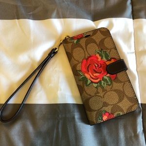 NWT Floral Coach iPhone Wristlet